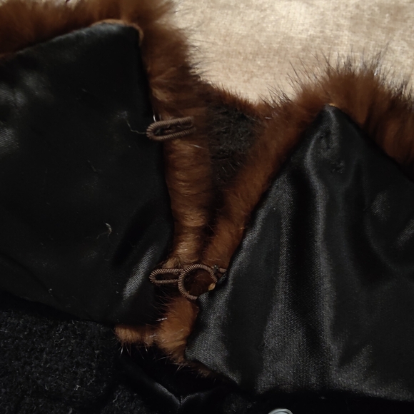 Vintage 60's Betty Rose Fur Collar Black Wool Boucle Coat - Picture 3 of 12